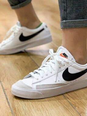Nike Girl's Black White Blazer Low Vint Low Top Athletic Sneaker Size 4Y